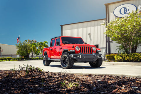 Jeep Gladiator DEFIANT Wheels DF03B Gloss Black 17x9 33-12.5-17 Sailun Tires