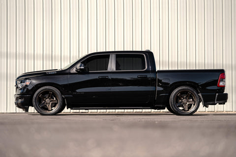 RAM 1500 DEFIANT WHEELS DF07 BRONZE 22X10 305X40X22 TOYO TIRES LOWERED SUSPENSION