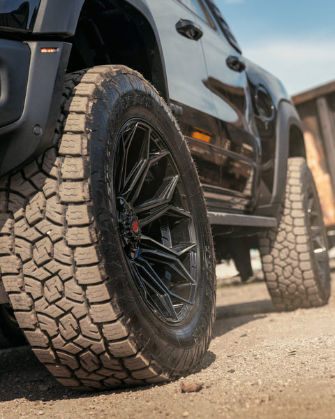RAM TRX 4PLAY WHEELS 4P83 22X12 TOYO TIRES 37X12.5X22