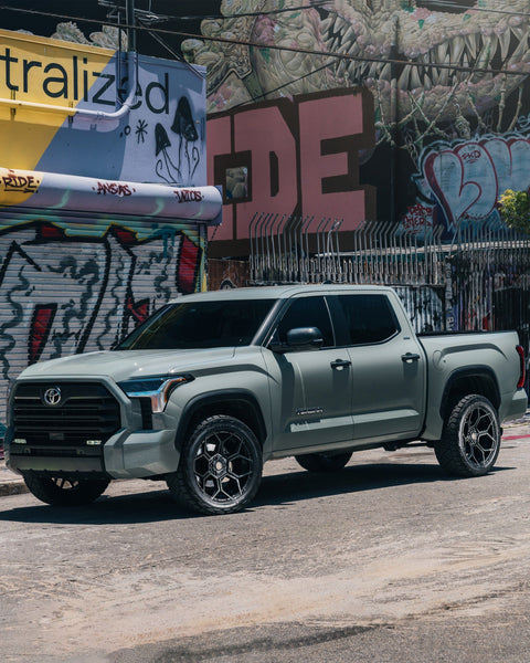 ’24 Toyota Tundra on our New S26 22x10 With a 33x12.5x22 Nitto Tire On Stock Suspension