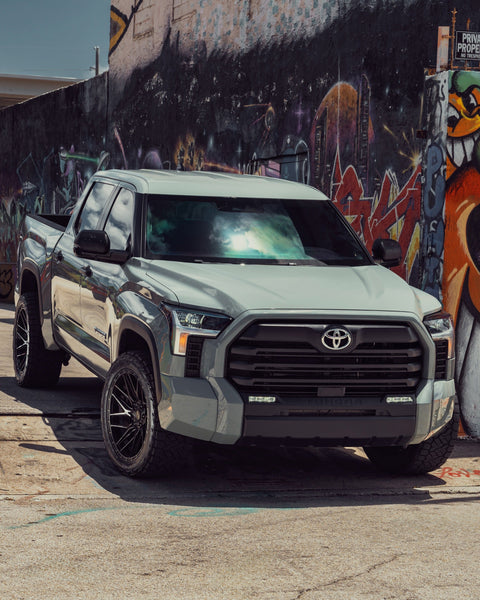 ’24 Toyota Tundra on our New S28 / 22x10 With a 33x12.5x22 Nitto Tire On Stock Suspension