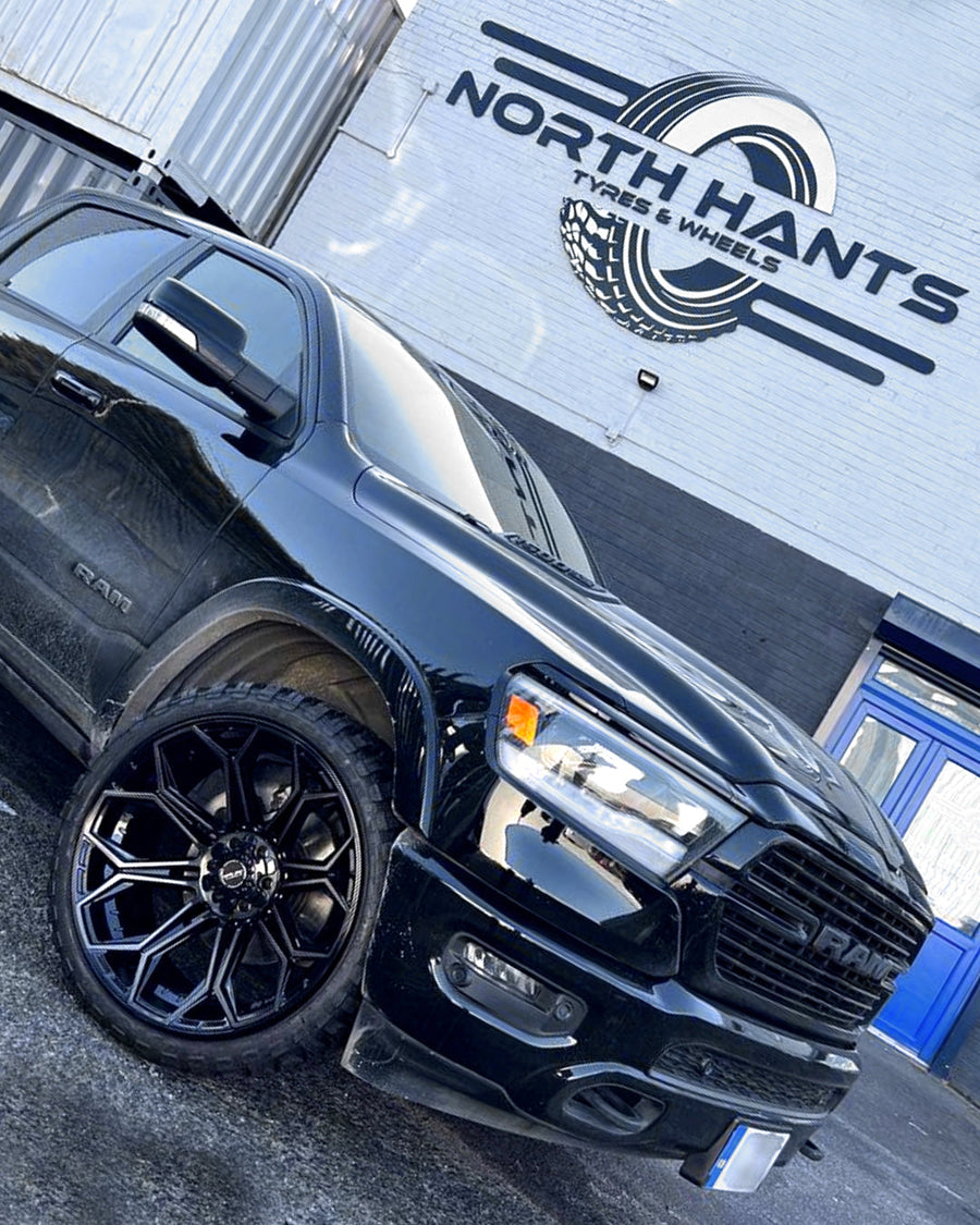 DODGE RAM 1500 4P83 24X12 NORTH HANTS TYRES