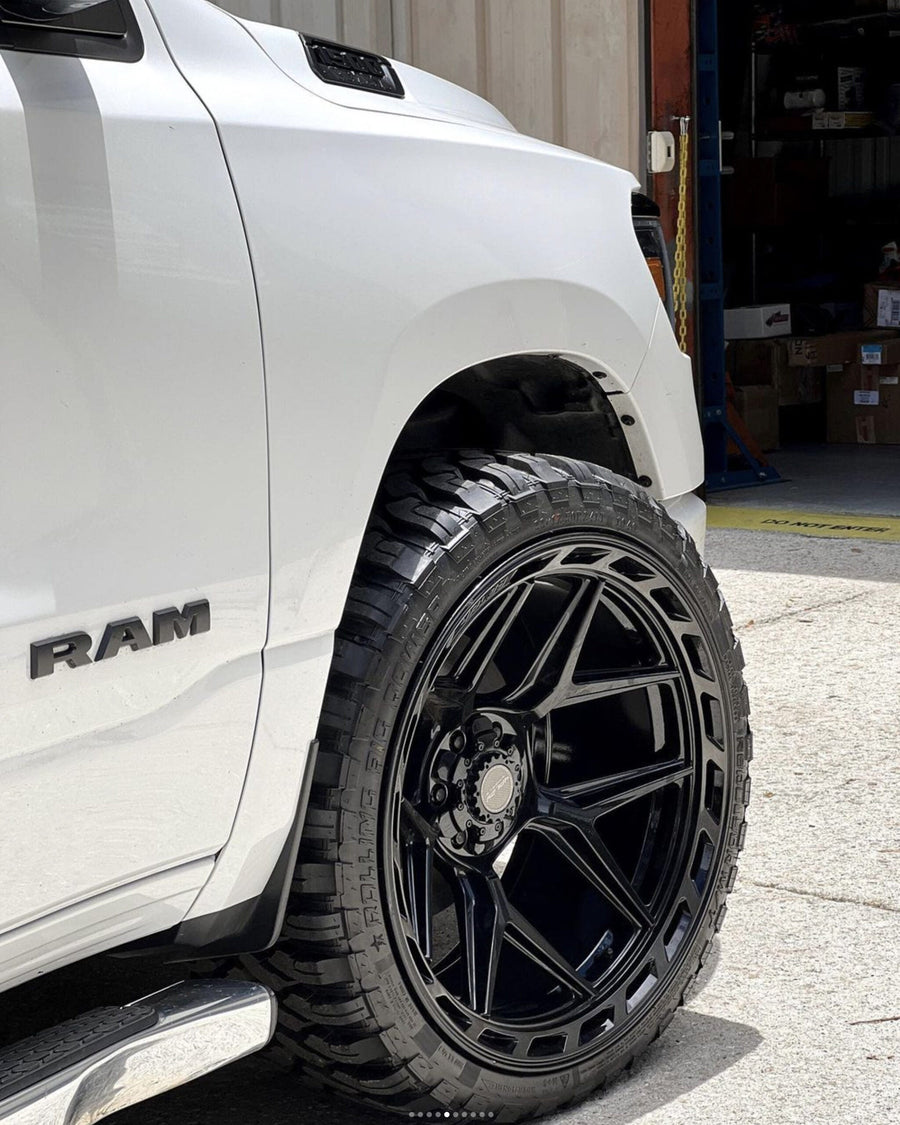 RAM 1500 4PLAY WHEELS 4P55 24X12 33X12.5X24 STOCK SUSPENSION