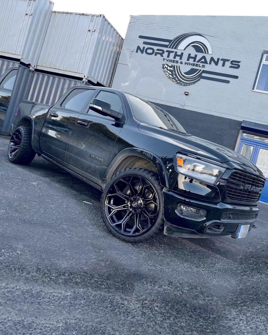 DODGE RAM 1500 4P83 24X12 NORTH HANTS TYRES