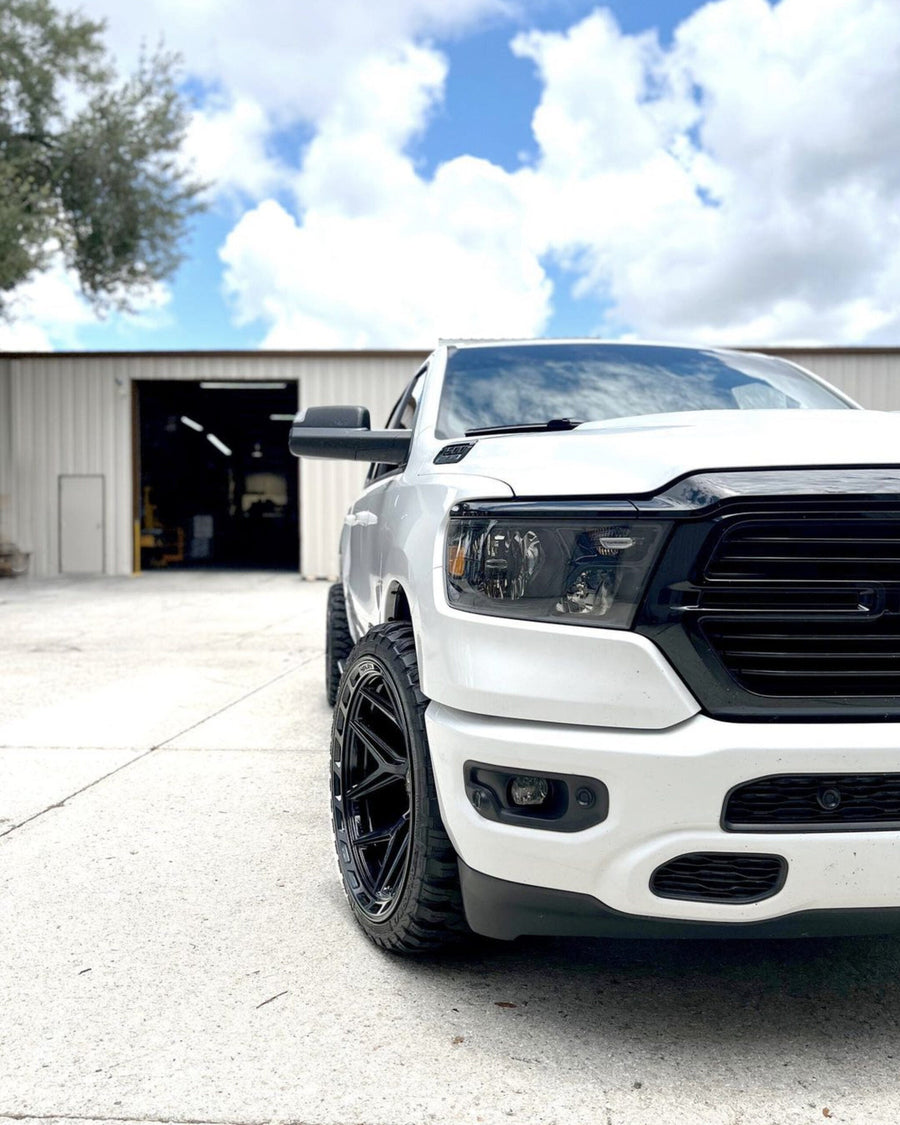 RAM 1500 4PLAY WHEELS 4P55 24X12 33X12.5X24 STOCK SUSPENSION