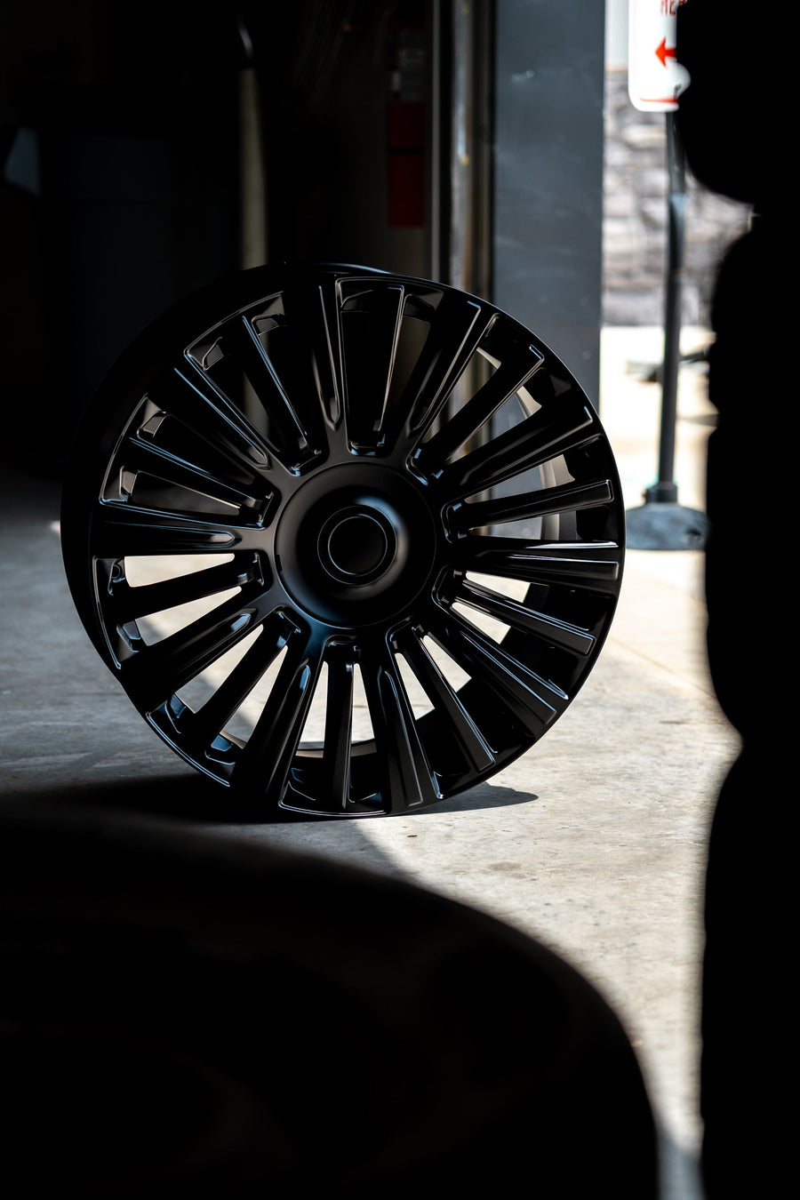 OE Wheels CA92 Lifestyle Photos