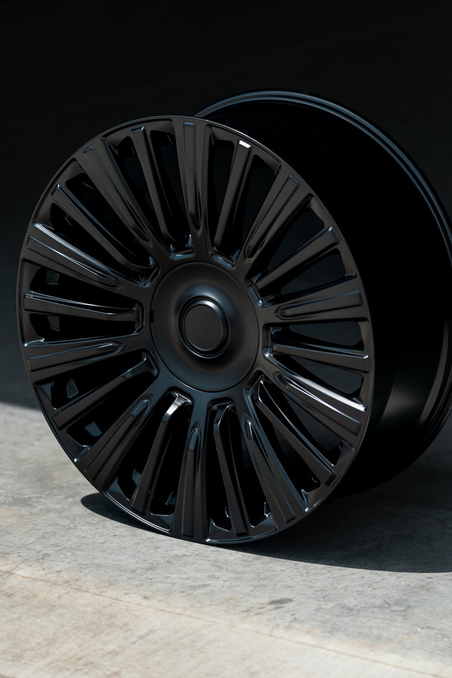 OE Wheels CA92 Lifestyle Photos