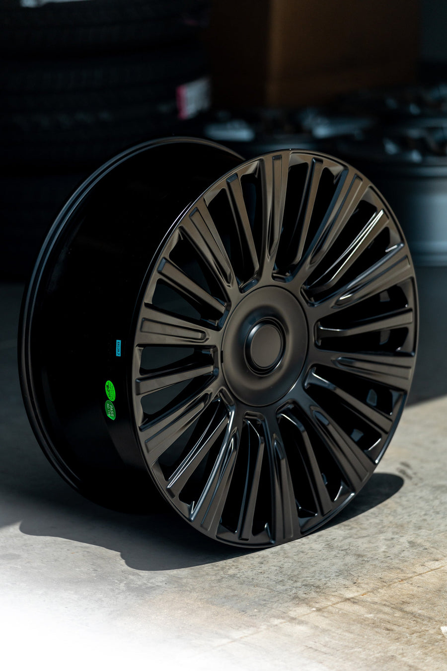 OE Wheels CA92 Lifestyle Photos