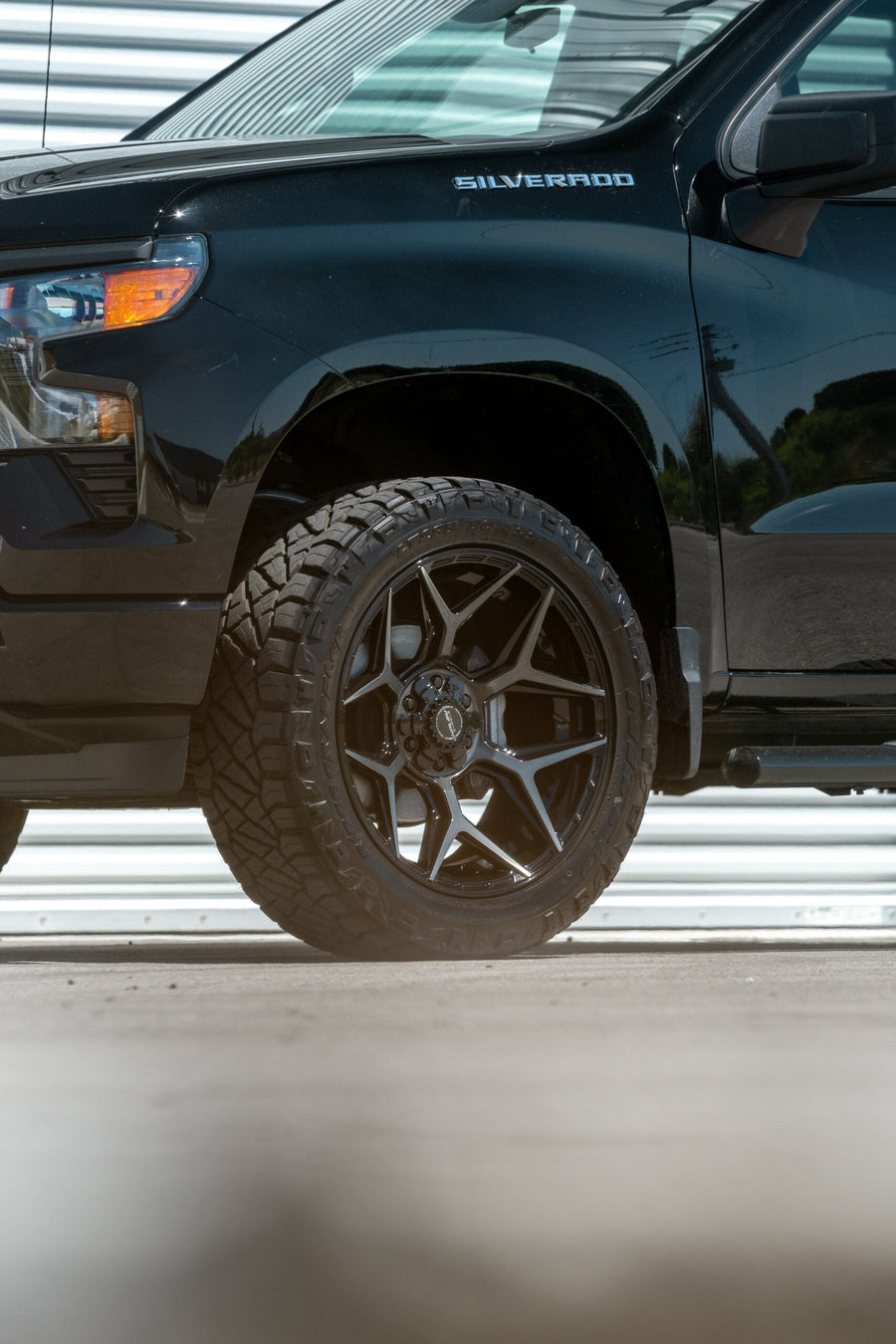 CHEVROLET SILVERADO 4PLAY WHEELS RIMS 4P06 22X10 285X50X22 TOYO TIRES