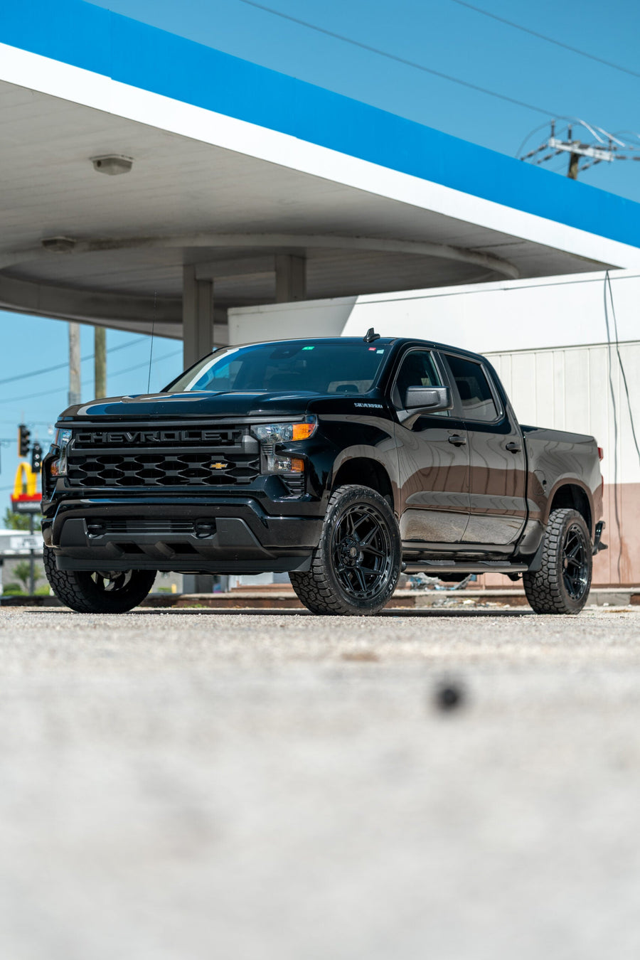 CHEVROLET SILVERADO 4PLAY WHEELS RIMS 4P55 22X10 33X12.5X22 NITTO TIRES