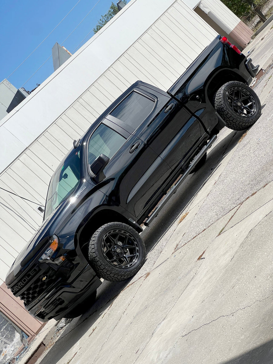 CHEVROLET SILVERADO 4PLAY WHEELS RIMS 4P55 22X10 33X12.5X22 NITTO TIRES