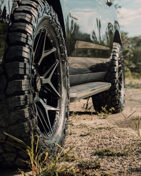 CHEVROLET TAHOE 4PLAY WHEELS 4P06 20X9 0 OFFSET 33X12.5X20 FALKEN TIRES STOCK SUSPENSION