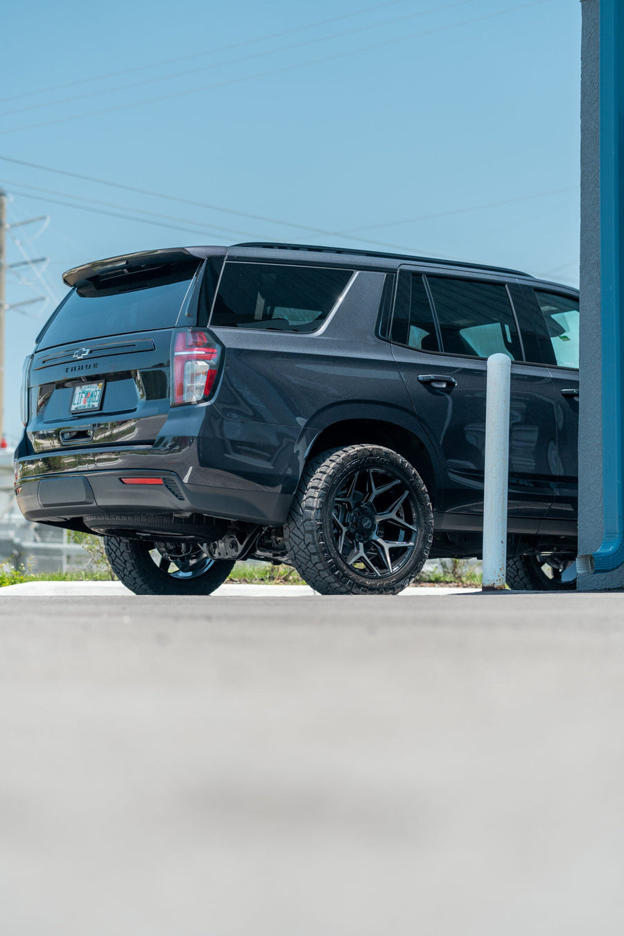CHEVROLET TAHOE Z71 4PLAY WHEELS 4P06 22X10 285X50X22 NITTO TIRES