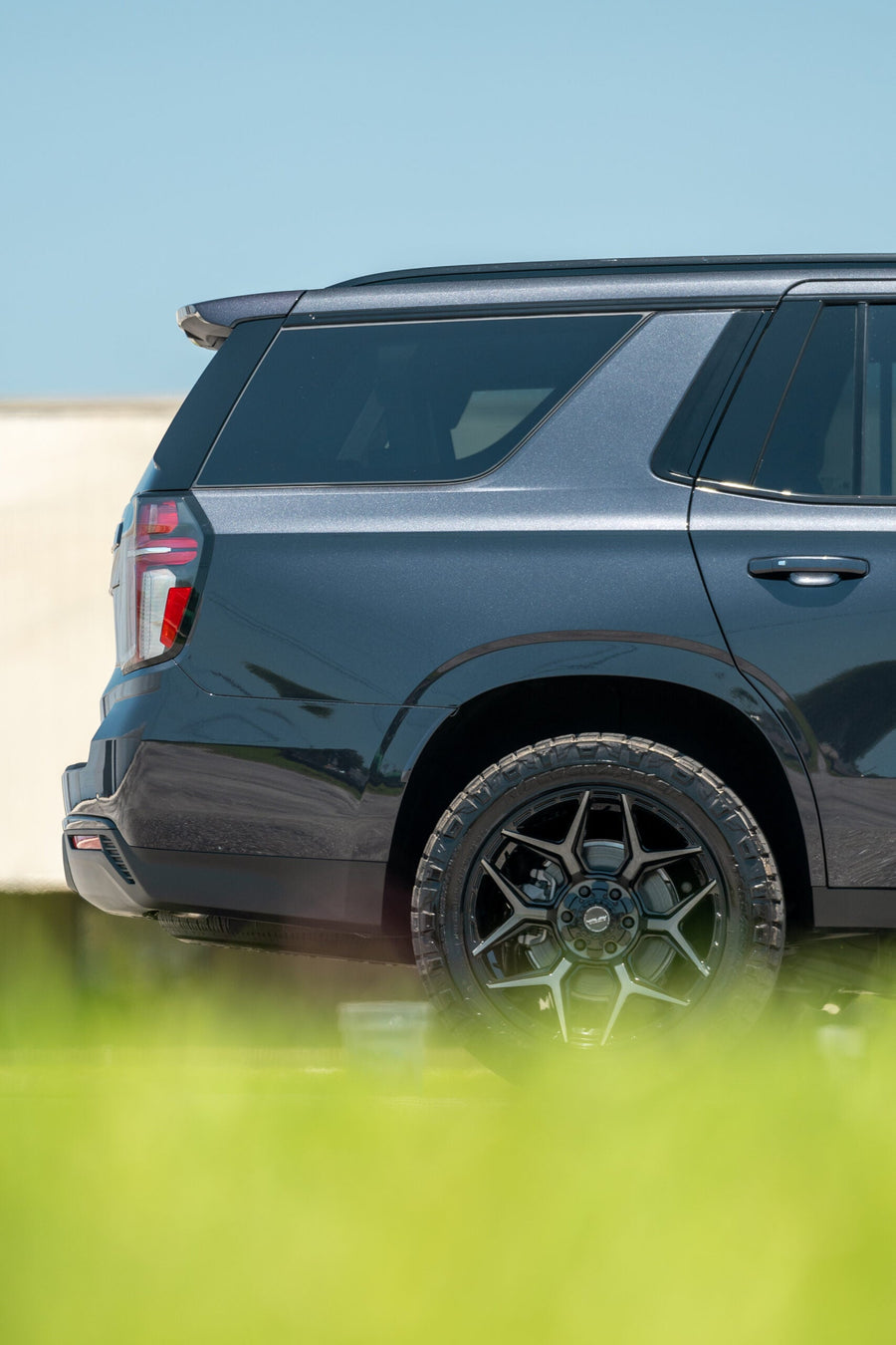 CHEVROLET TAHOE Z71 4PLAY WHEELS 4P06 22X10 285X50X22 NITTO TIRES