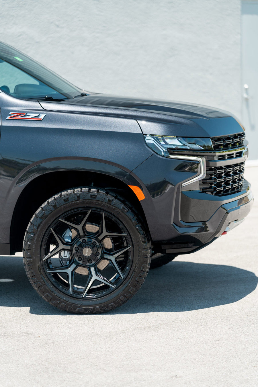 CHEVROLET TAHOE Z71 4PLAY WHEELS 4P06 22X10 285X50X22 NITTO TIRES