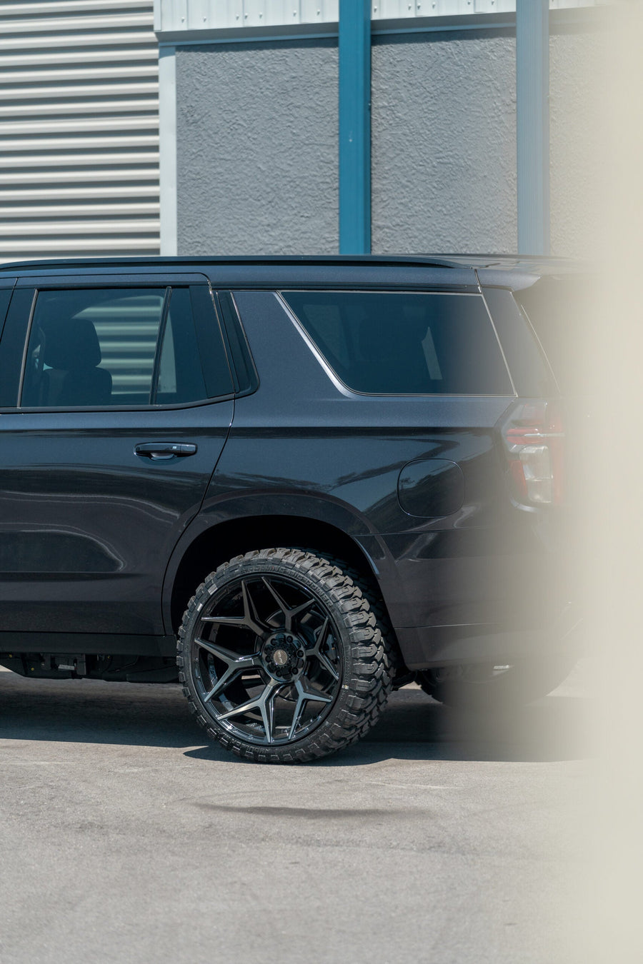 CHEVROLET TAHOE Z71 4PLAY WHEELS 4P06 24X12 33X12.5X24 RBP TIRES