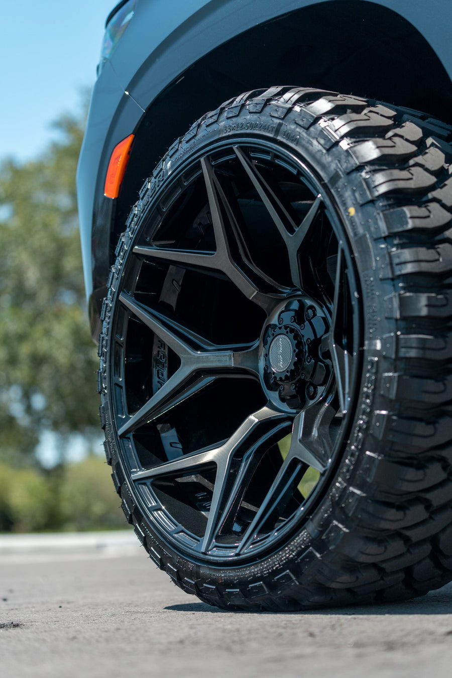 CHEVROLET TAHOE Z71 4PLAY WHEELS 4P06 24X12 33X12.5X24 RBP TIRES