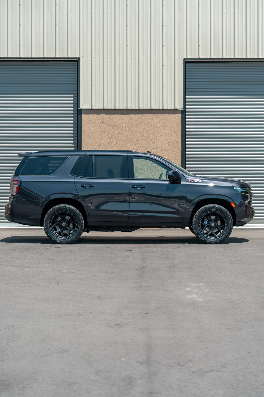CHEVROLET TAHOE Z71 4PLAY WHEELS 4P55 22X10 33X12.5X22 TOYO TIRES