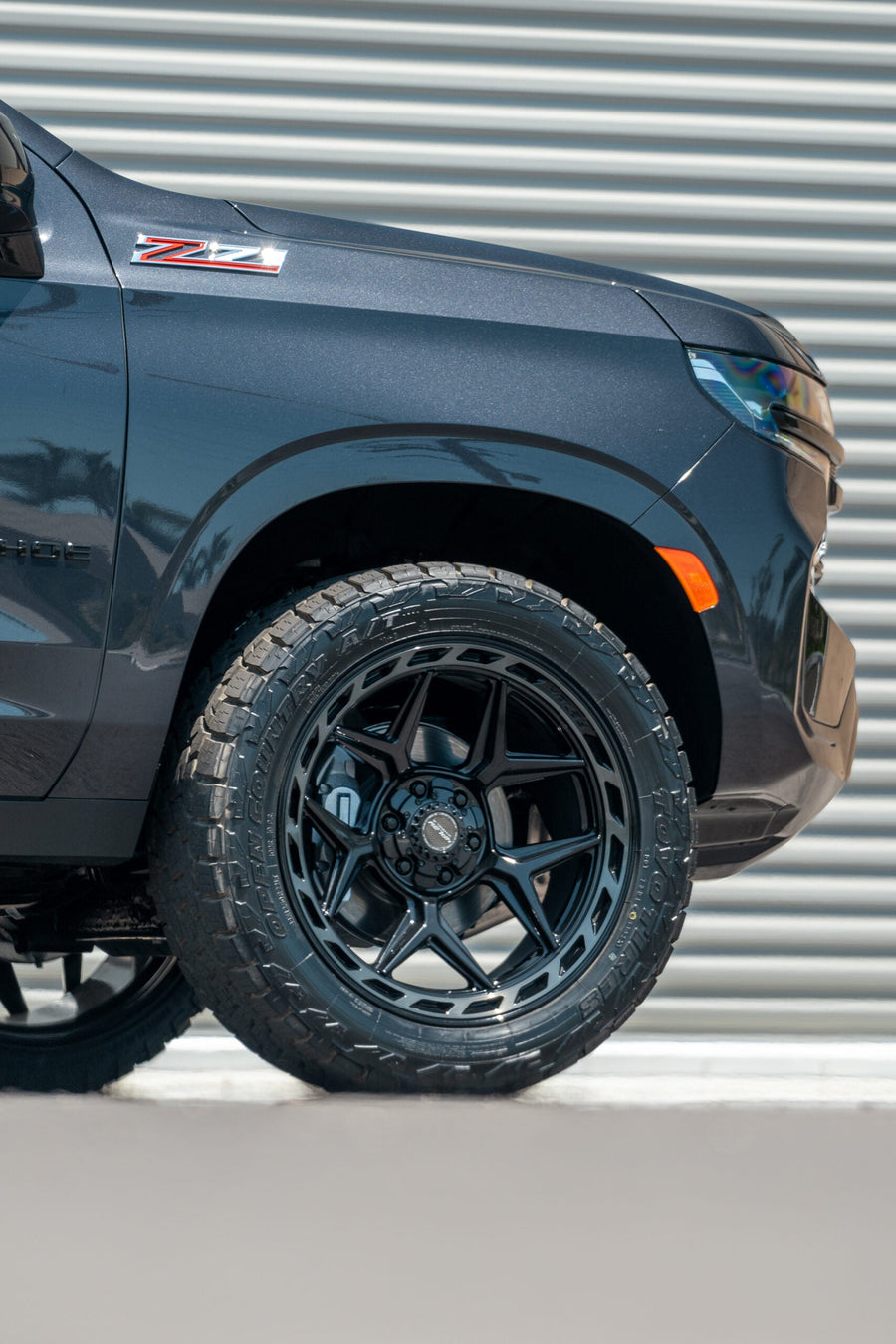 CHEVROLET TAHOE Z71 4PLAY WHEELS 4P55 22X10 33X12.5X22 TOYO TIRES