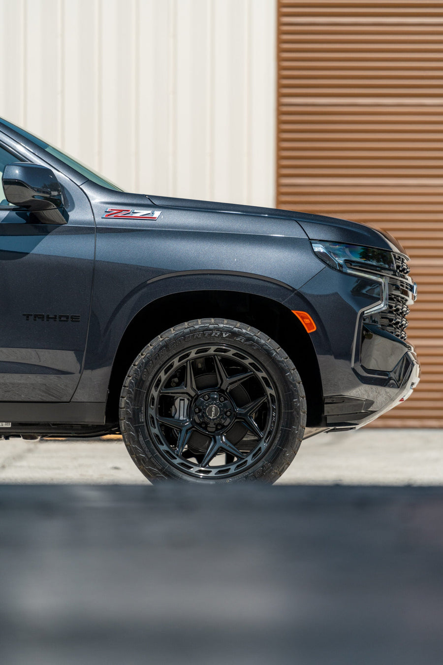 CHEVROLET TAHOE Z71 4PLAY WHEELS 4P55 22X10 33X12.5X22 TOYO TIRES