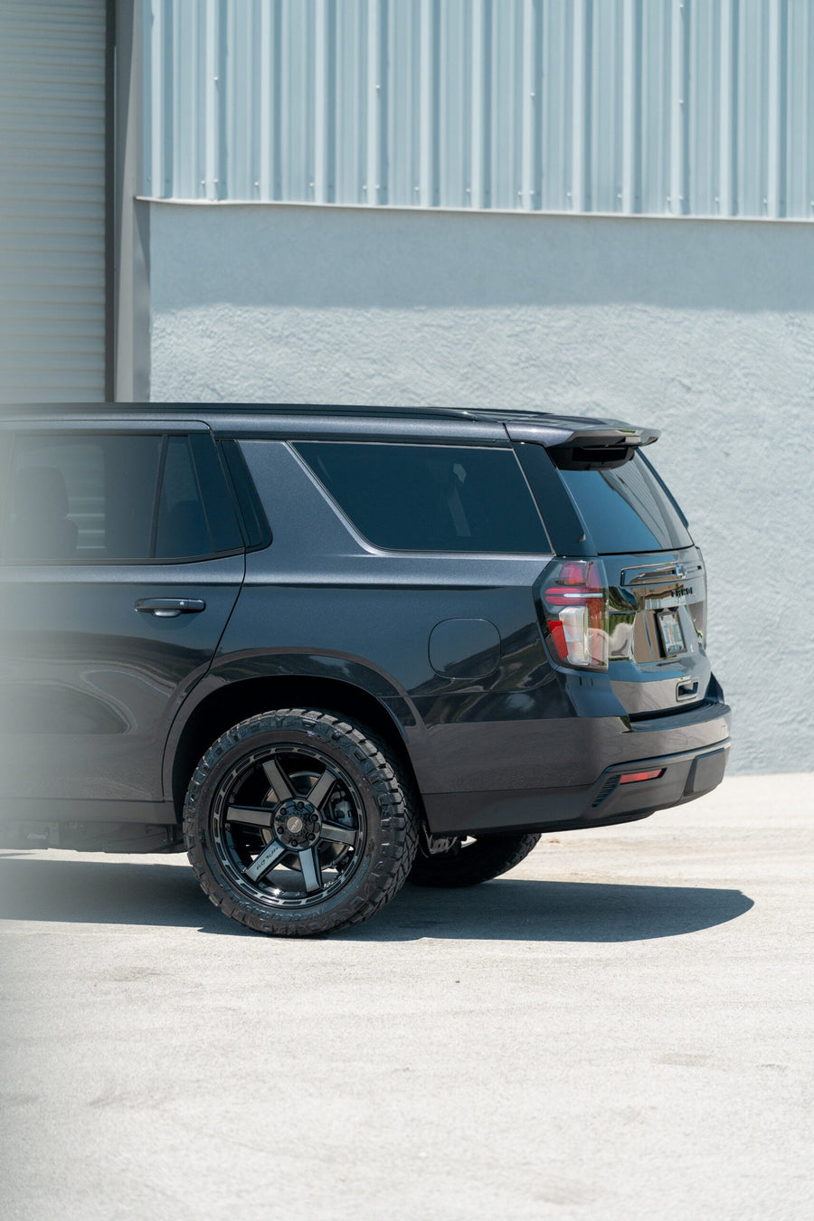 CHEVROLET TAHOE Z71 4PLAY WHEELS 4P63 22X10 285X50X22 NITTO TIRES