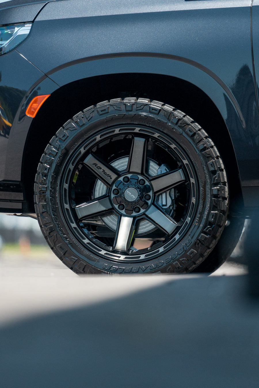 CHEVROLET TAHOE Z71 4PLAY WHEELS 4P63 22X10 285X50X22 NITTO TIRES