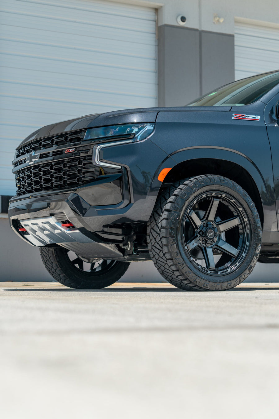 CHEVROLET TAHOE Z71 4PLAY WHEELS 4P63 22X10 285X50X22 NITTO TIRES