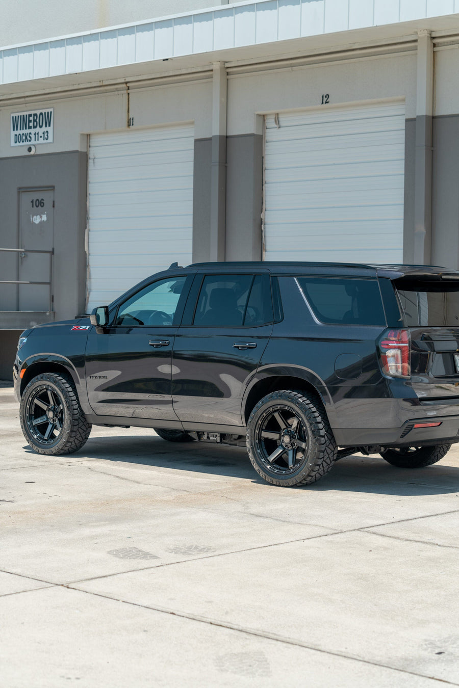 CHEVROLET TAHOE Z71 4PLAY WHEELS 4P63 22X10 285X50X22 NITTO TIRES