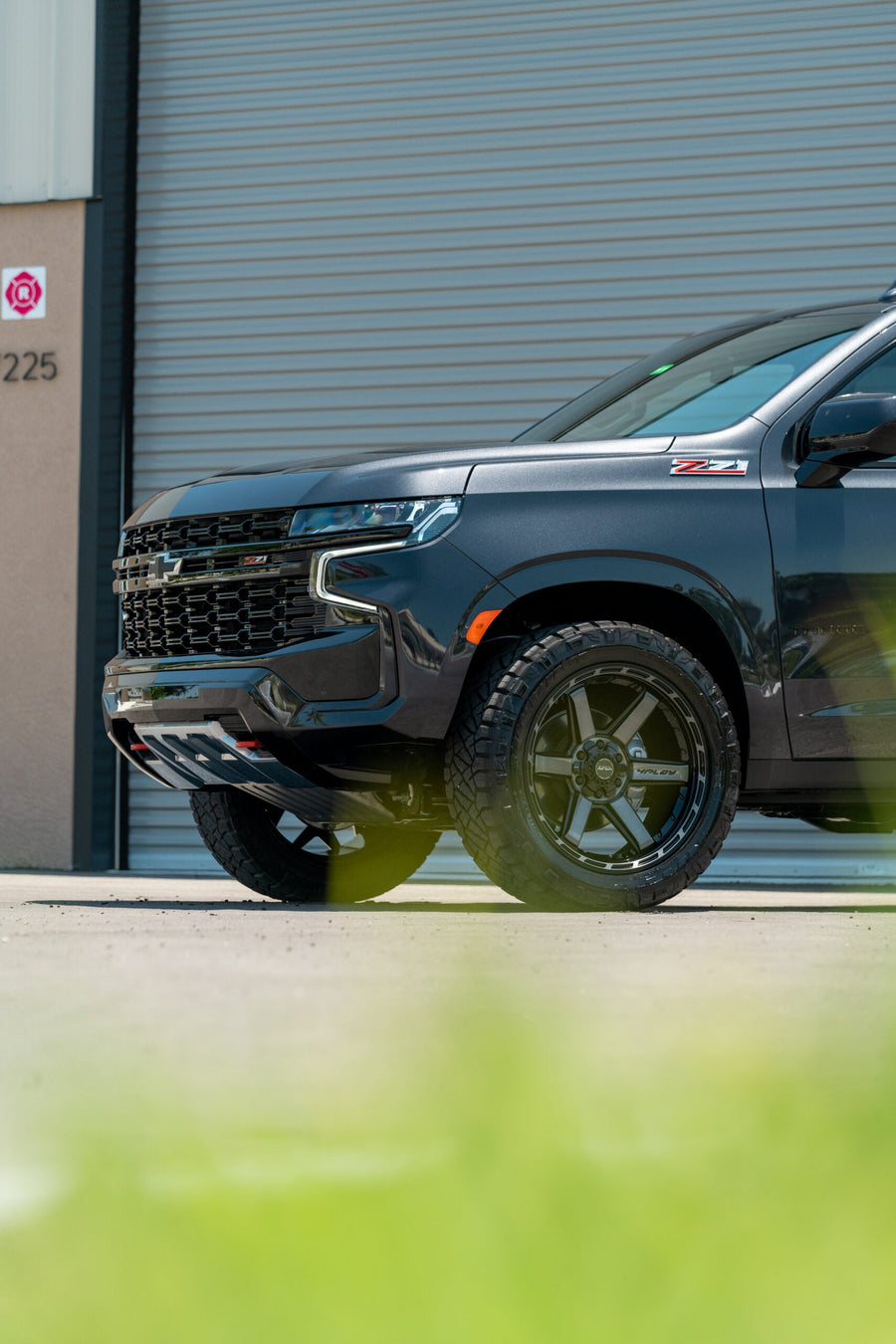 CHEVROLET TAHOE Z71 4PLAY WHEELS 4P63 22X10 285X50X22 NITTO TIRES