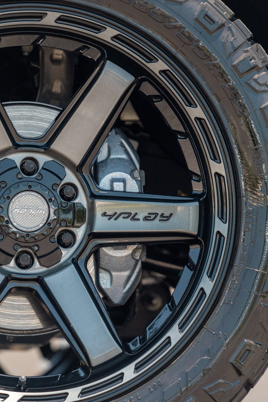 CHEVROLET TAHOE Z71 4PLAY WHEELS 4P63 22X10 285X50X22 NITTO TIRES
