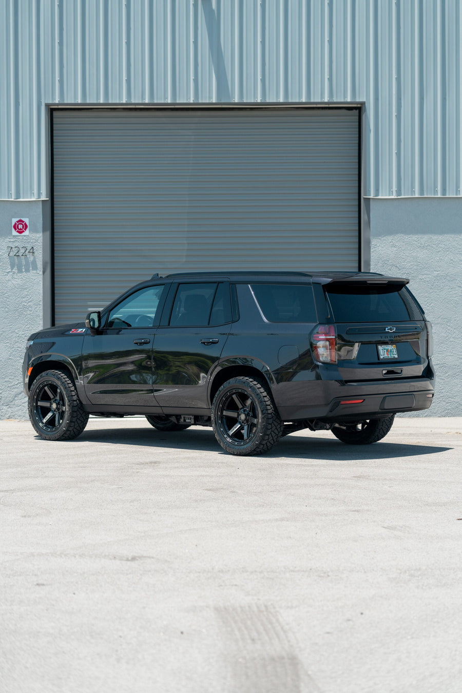 CHEVROLET TAHOE Z71 4PLAY WHEELS 4P63 22X10 285X50X22 NITTO TIRES