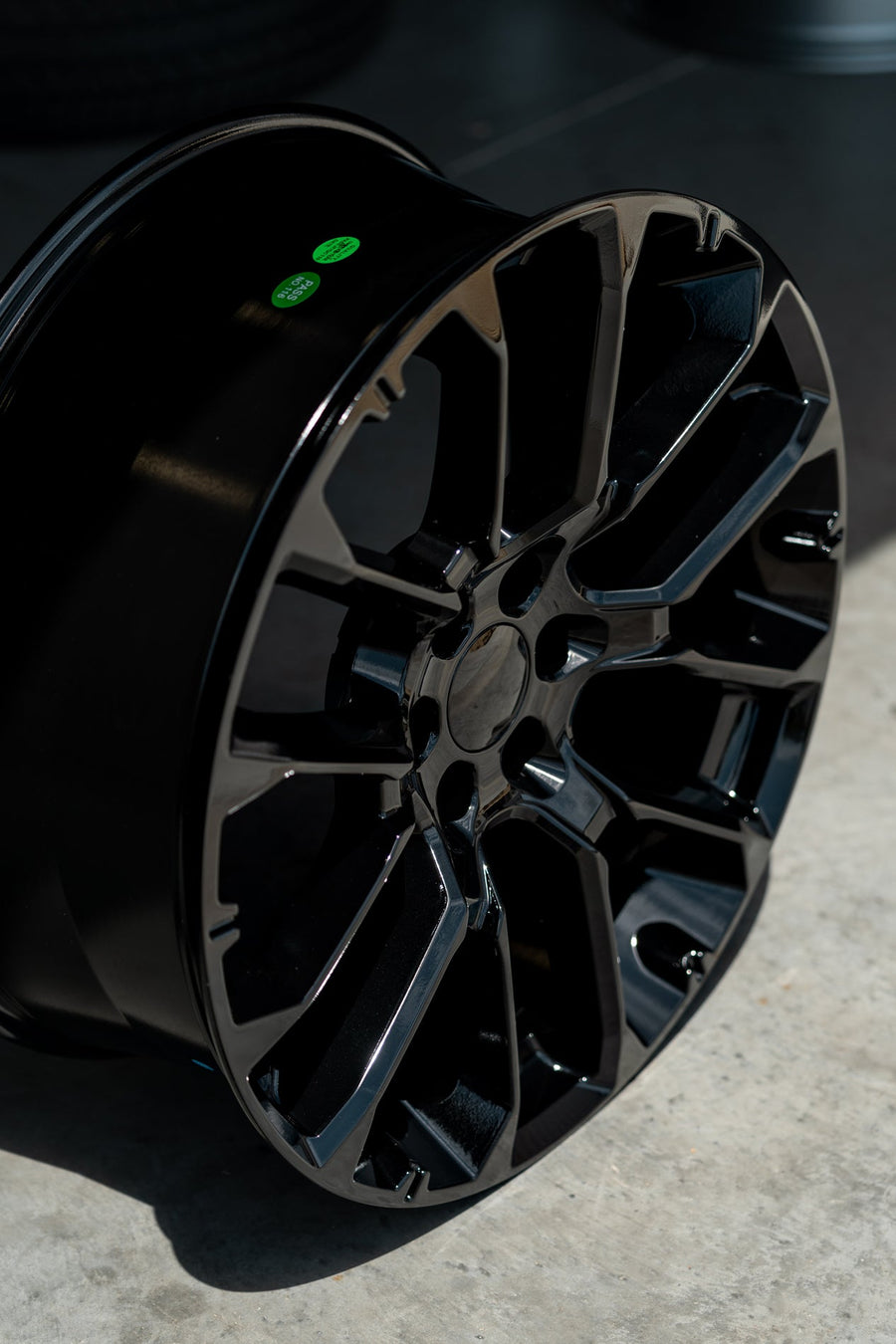 OE Wheels CV67 Lifestyle Photos