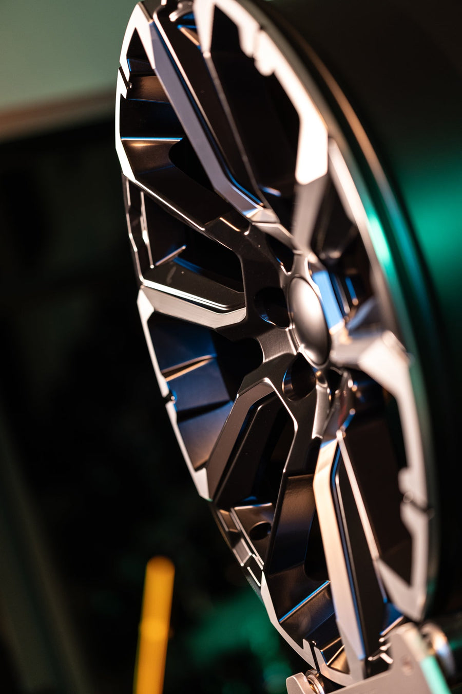 OE Wheels CV68 Lifestyle Photos