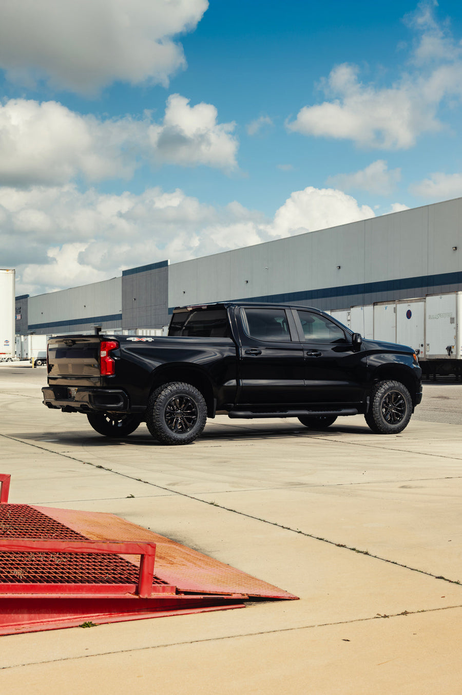 Fits Chevrolet Silverado Rims OE Wheels Gloss Black CV69 18x8.5 275-70-18 Nitto Ridge Grapplers