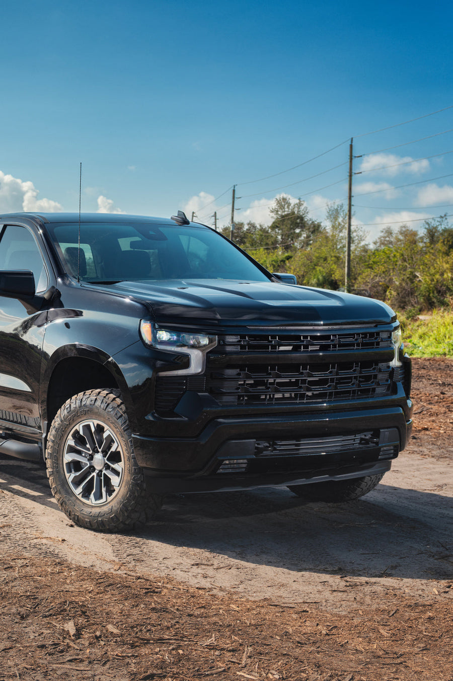 Fits Chevrolet Silverado Rims OE Wheels Machined Gunmetal 2 Toned CV69 18x8.5 275-70-18 Nitto Ridge Grappler