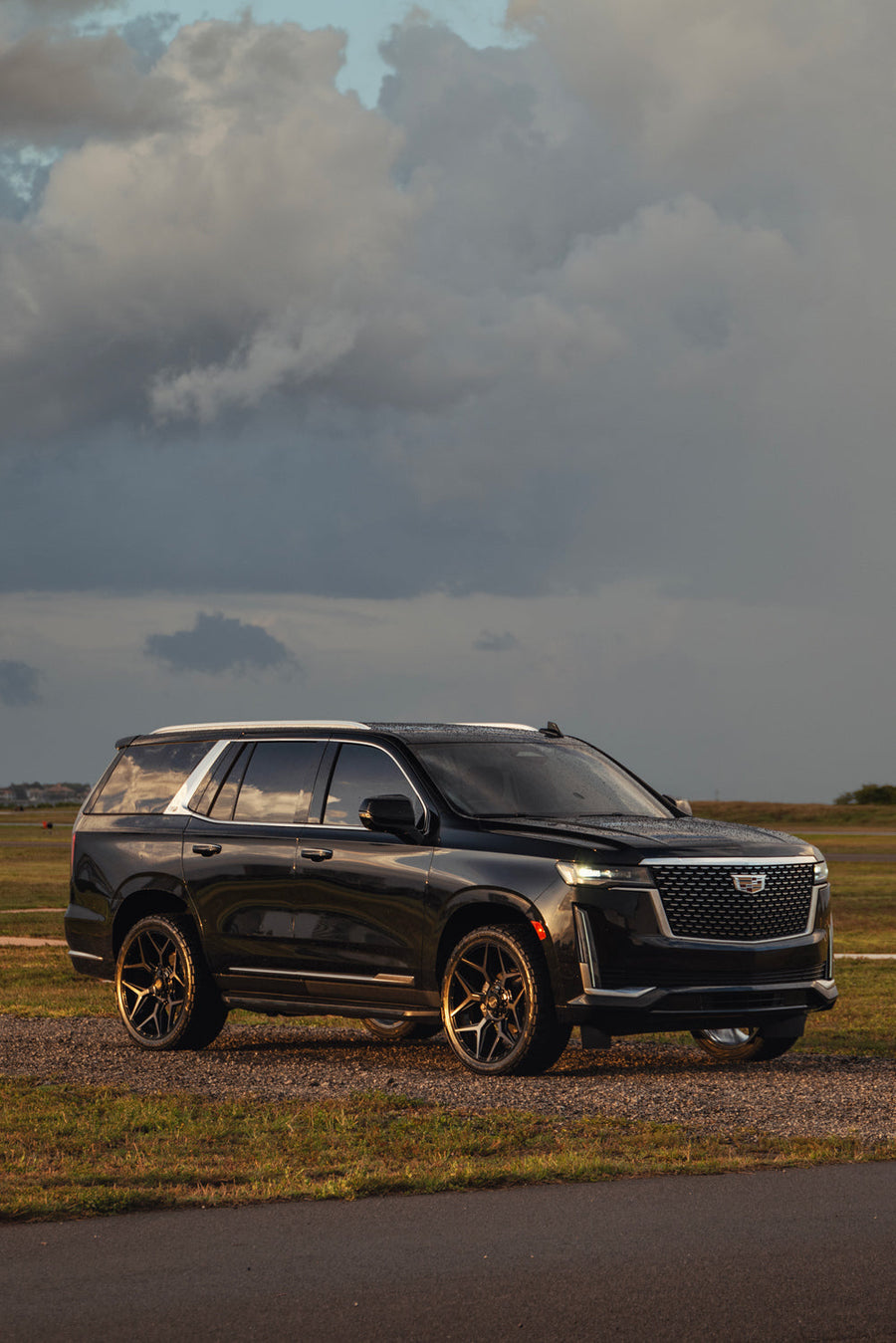 Cadillac Escalade 4PLAY Wheels 4P06 Brushed Black 24x10 305-35-24 Nitto Ridge Grappler