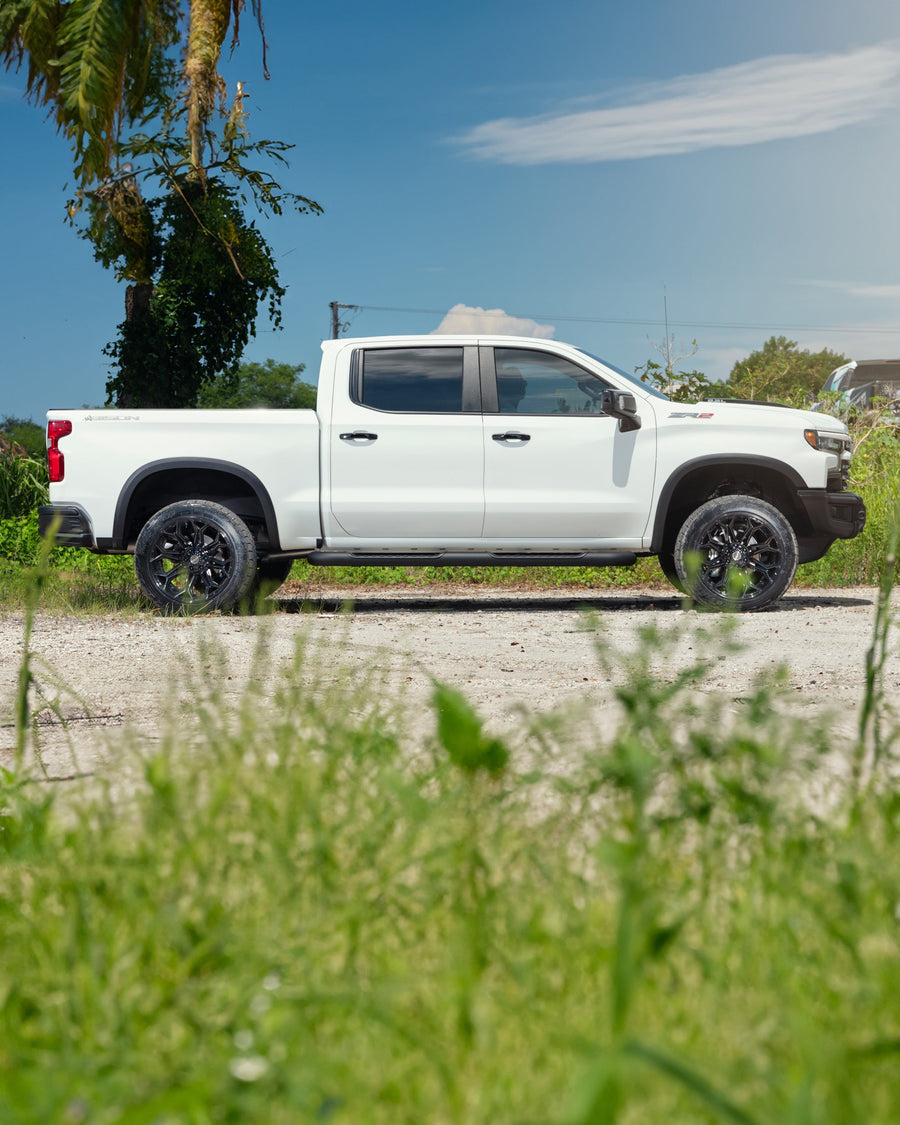 Chevrolet Silverado Zr2 4PLAY Wheels 4P83 Stealth Gloss Black 22x10 33x12.5x22 Toyo Tires 4 Inch Lift DLM Performance