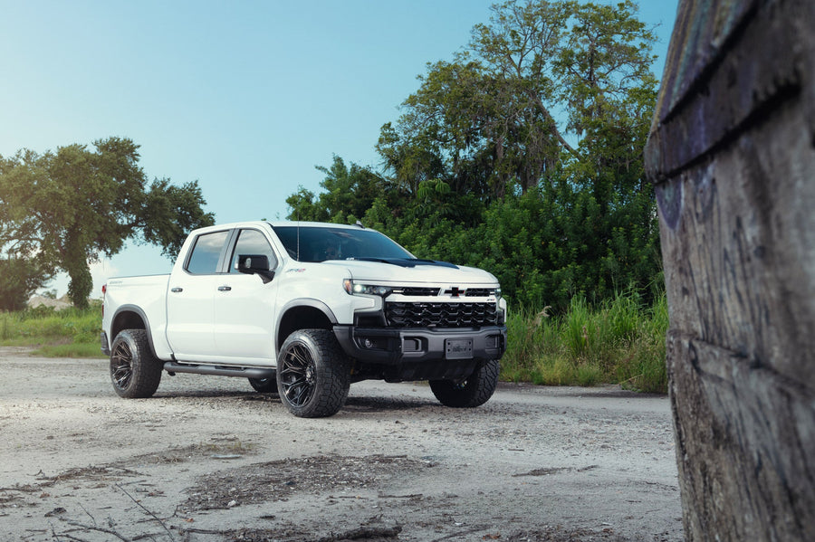 Chevrolet Silverado Zr2 4PLAY Wheels 4P83 Stealth Gloss Black 22x10 33x12.5x22 Toyo Tires 4 Inch Lift DLM Performance