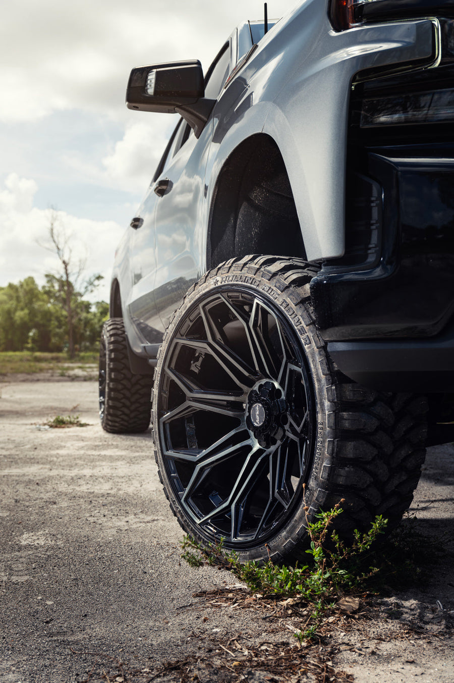 Chevy Silverado 4PLAY Wheels 4P83 24x12 33x12.5x24 RBP Tires