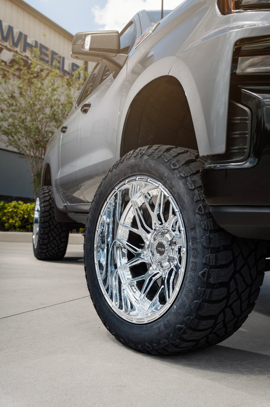 Chevy Silverado 4PLAY Wheels Chrome 4PL28 22x12 35x12.5x22 Sailun Terramax RT