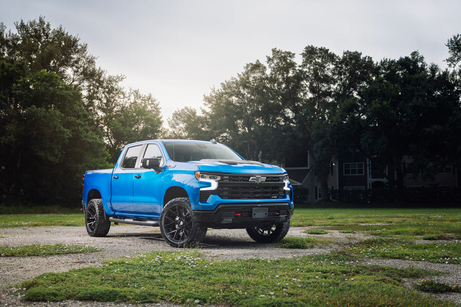 Chevy Silverado Z71 Trail Boss 4PLAY Wheels 4P40 22x10 33x12.5x22 Nitto Recon Grappler