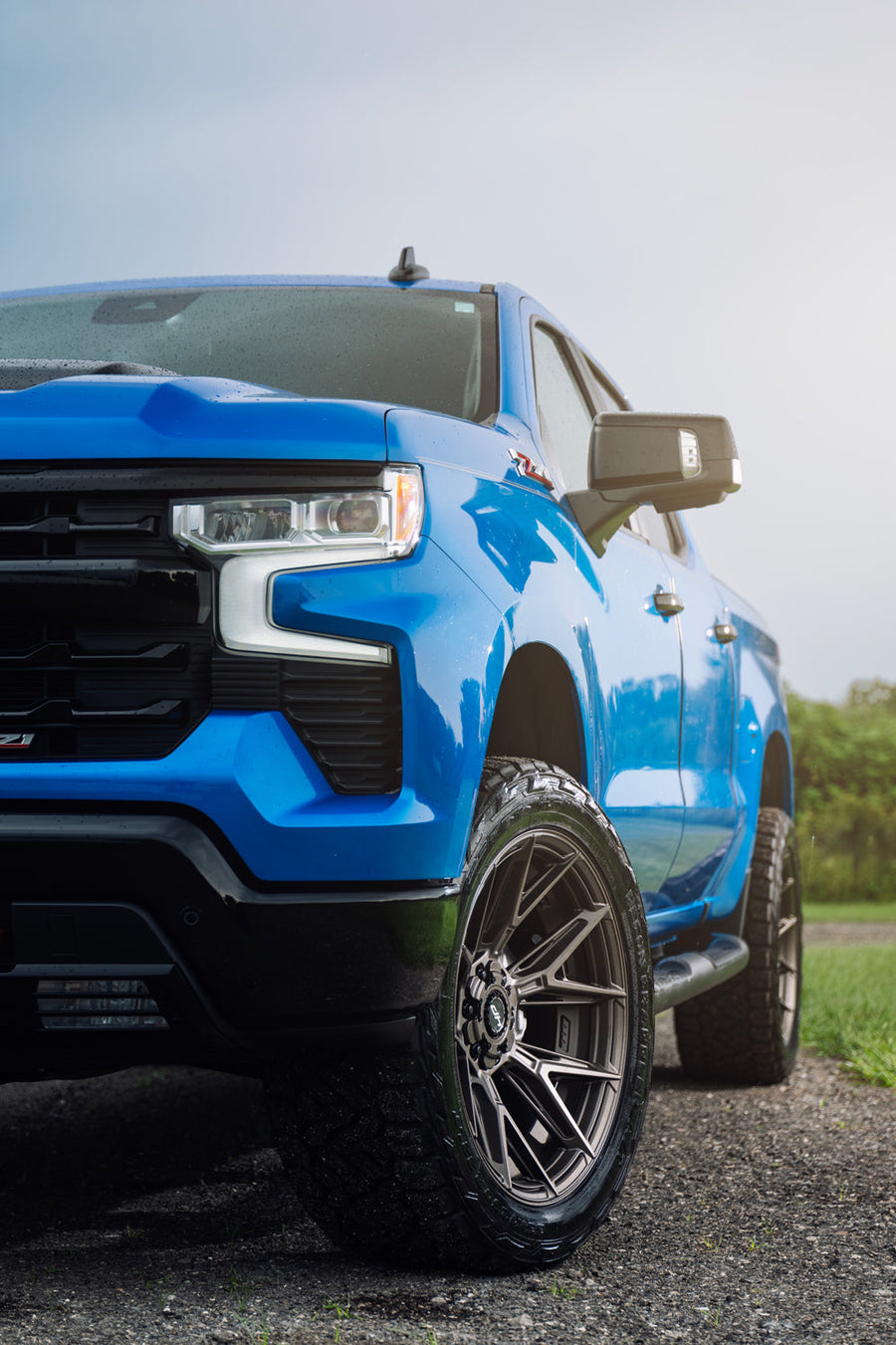 Chevy Silverado Z71 Trail Boss 4PLAY Wheels 4P40 22x10 Bronze 33x12.5x22 Nitto Ridge Grappler