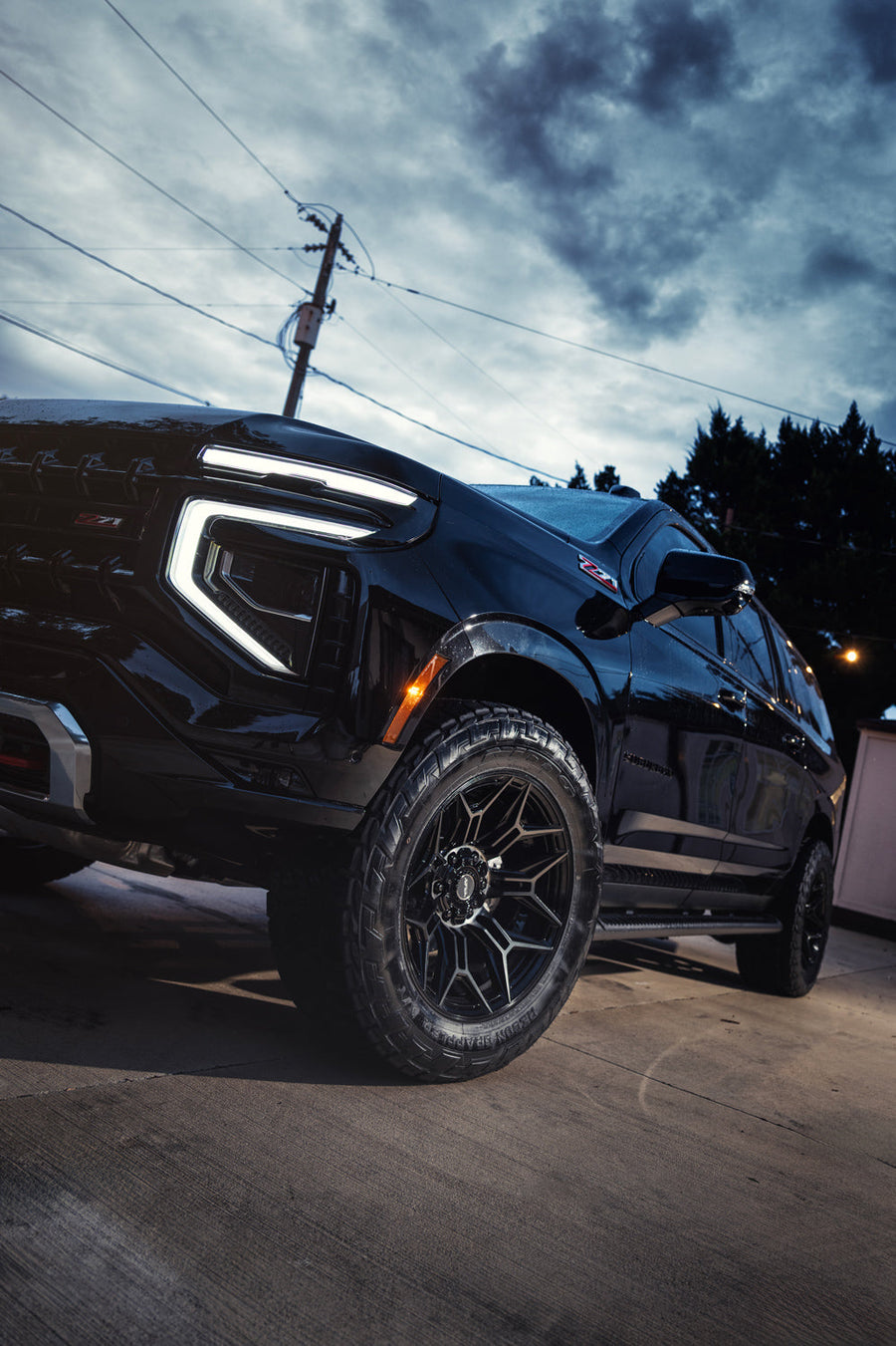 Chevy Suburban Z71 4PLAY Wheels 4P44 20x10 305x55x20 Nitto Recon Grappler