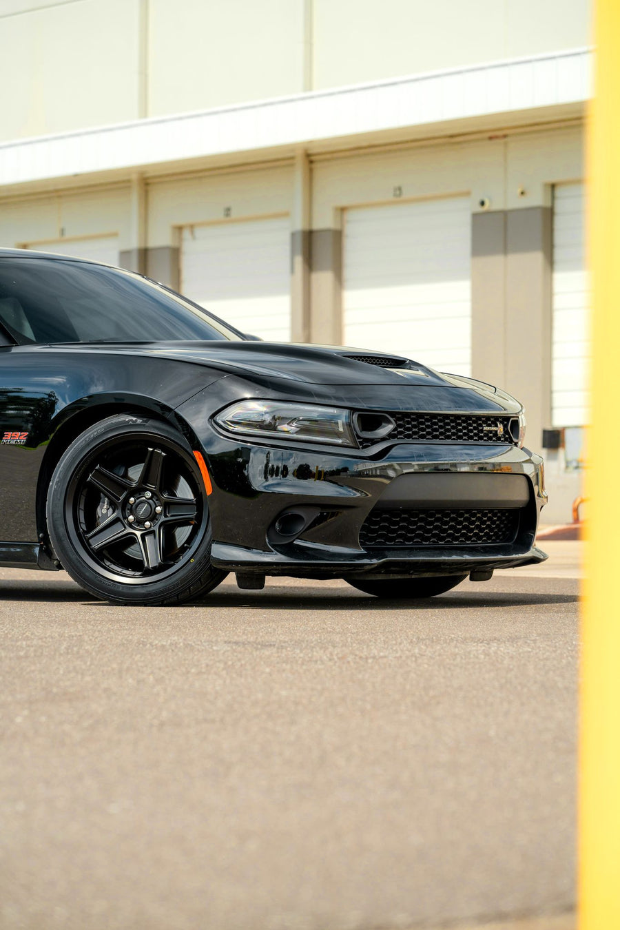 DODGE CHARGER 392 DEFIANT WHEELS DF07 20X9.5 FRONT 20X10.5 REAR NITTO NT05 275X40X20 FRONT 315X35X20 REAR TIRES STOCK SUSPENSION