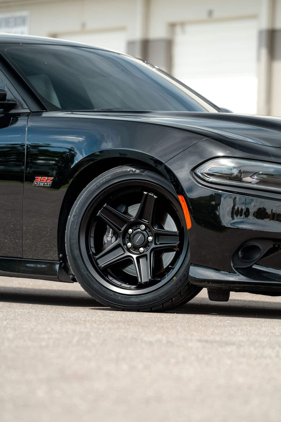 DODGE CHARGER 392 DEFIANT WHEELS DF07 20X9.5 FRONT 20X10.5 REAR NITTO NT05 275X40X20 FRONT 315X35X20 REAR TIRES STOCK SUSPENSION