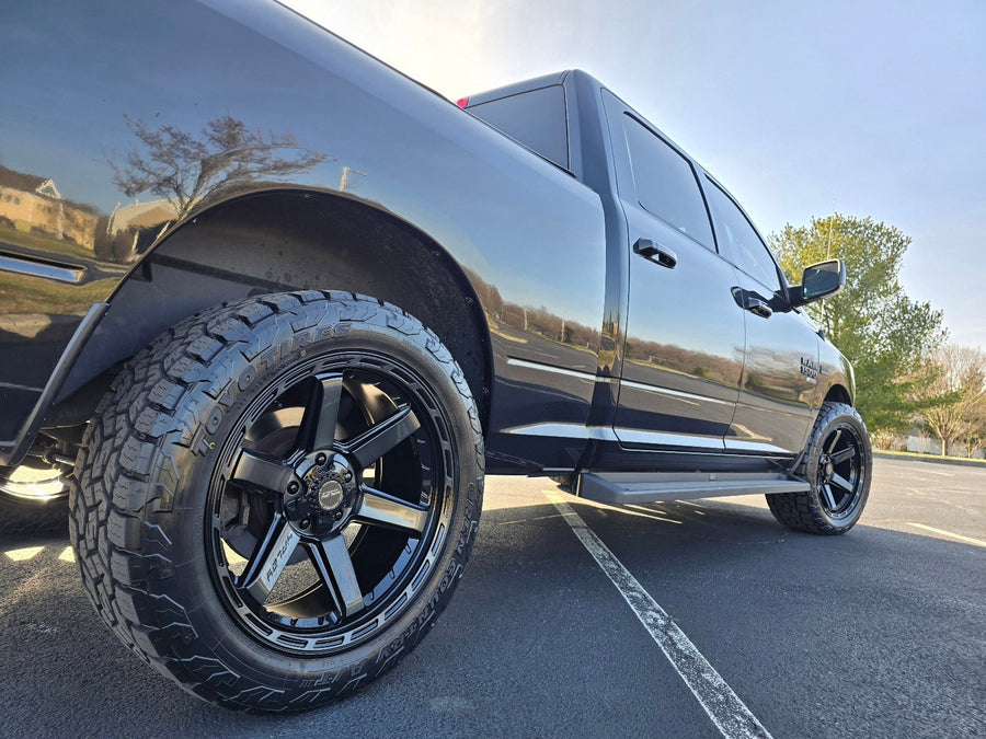 DODGE RAM 1500 CLASSIC 4PLAY WHEELS 4P63 22X10 285X50X22 STOCK SUSPENSION