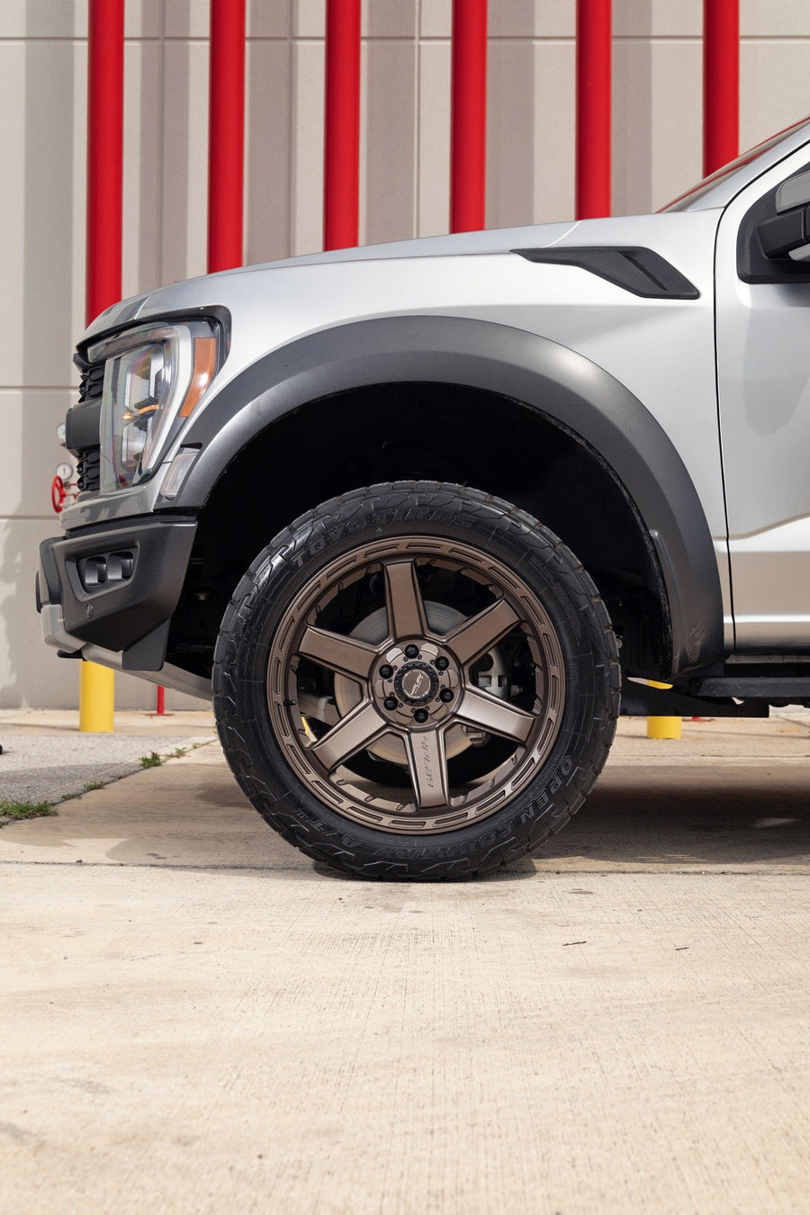 FORD F150 RAPTOR 4PLAY WHEELS 4P63 BRONZE 22X10 33X12.5X22 TOYO TIRE STOCK SUSPENSION