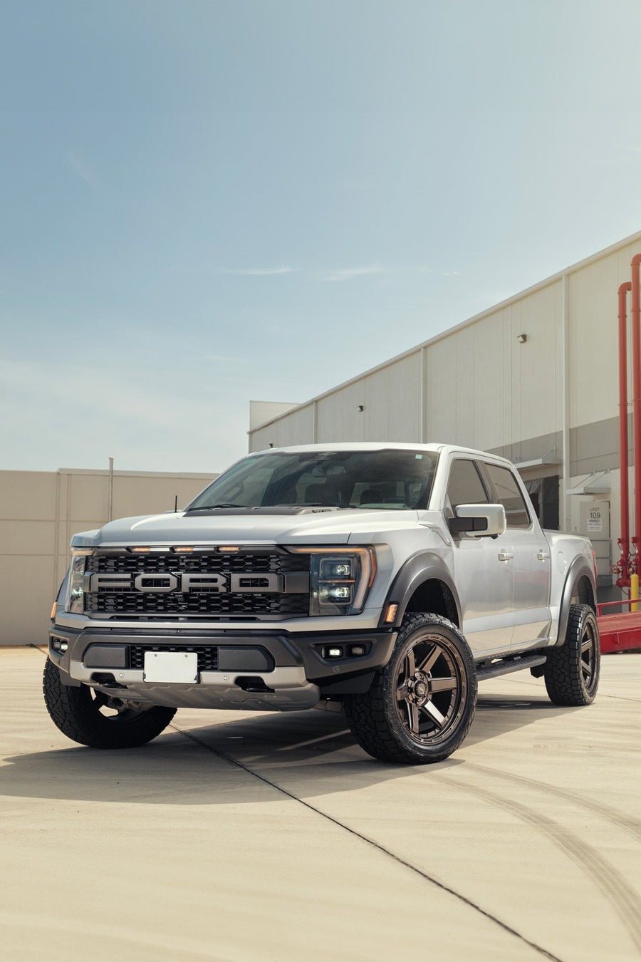FORD F150 RAPTOR 4PLAY WHEELS 4P63 BRONZE 22X10 33X12.5X22 TOYO TIRE STOCK SUSPENSION