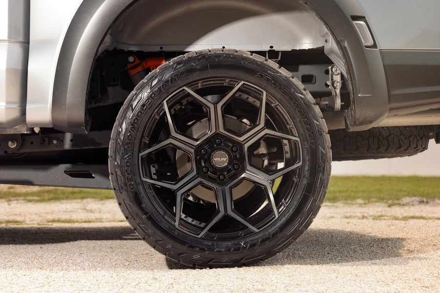 FORD F150 RAPTOR 4PLAY WHEELS 4PS26 22X10 33X12.5X22 NITTO TIRE STOCK SUSPENSION