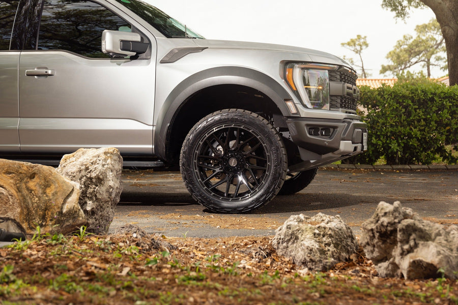 FORD F150 RAPTOR 4PLAY WHEELS 4PS28 22X10 33X12.5X22 NITTO TIRE STOCK SUSPENSION